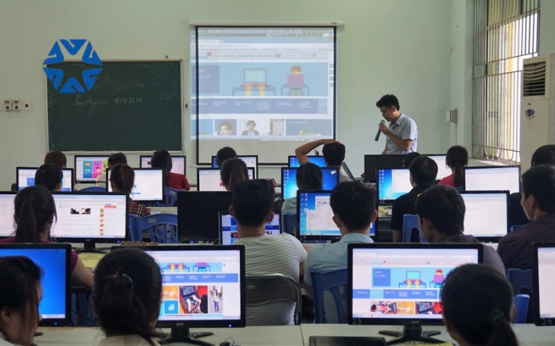 Học văn bằng 2 Đại học Công nghệ thông tin tại Đại học Quang Trung