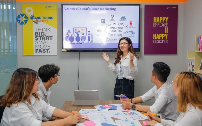 Đại học Quản trị kinh doanh online