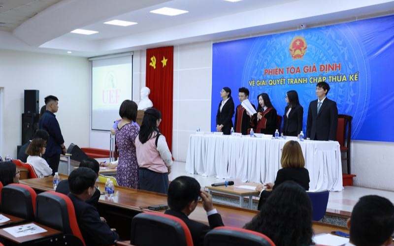 Học Đại học Luật ở đâu uy tín?