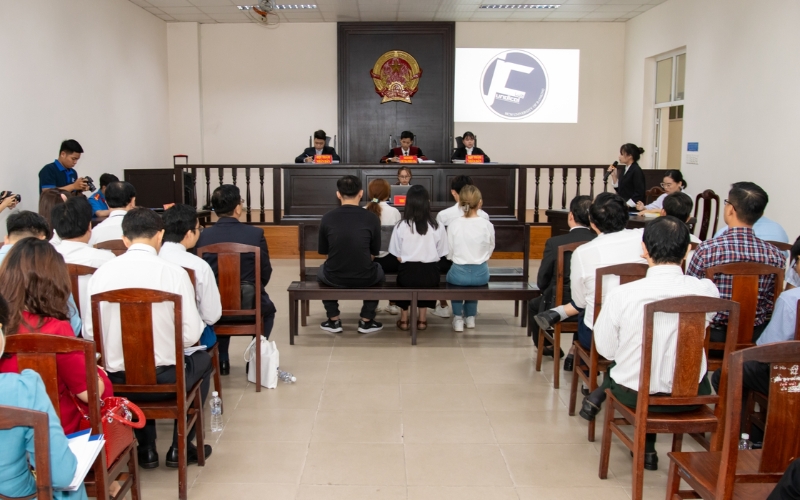 Đại học Luật ra trường làm gì?