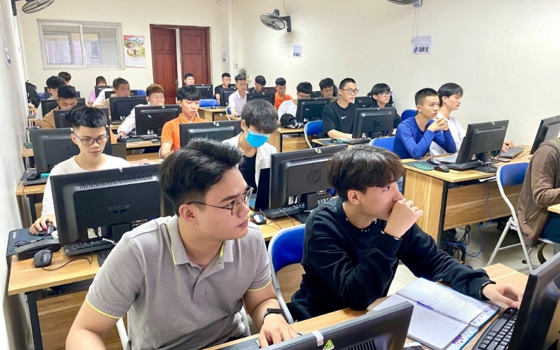 Thời gian đào tạo Đại học Công nghệ Thông tin là bao lâu?