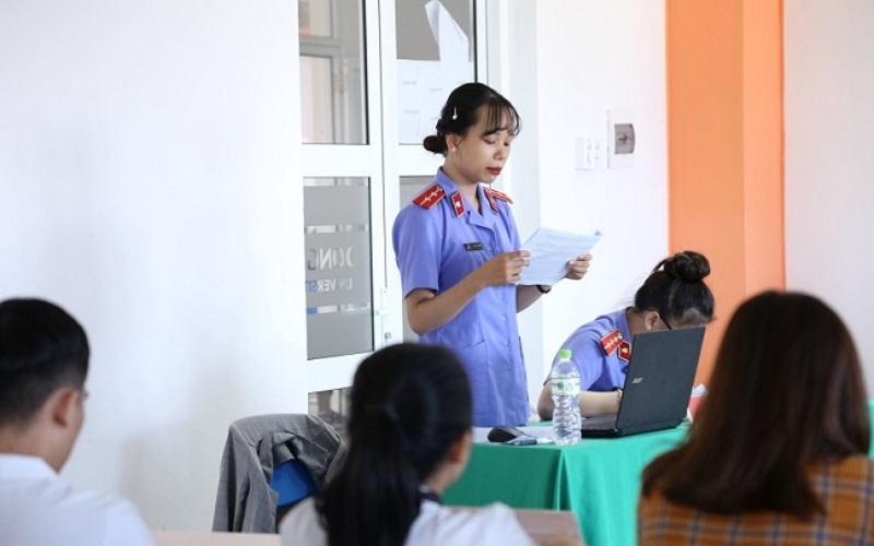 Đại học Luật xét tuyển tổ hợp nào?
