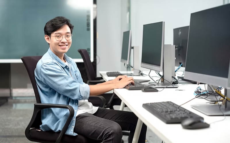 Học Đại học Công nghệ Thông tin online bao lâu ra trường?
