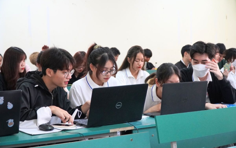 Lợi ích khi sở hữu văn bằng 2 Đại học Quản trị kinh doanh từ xa