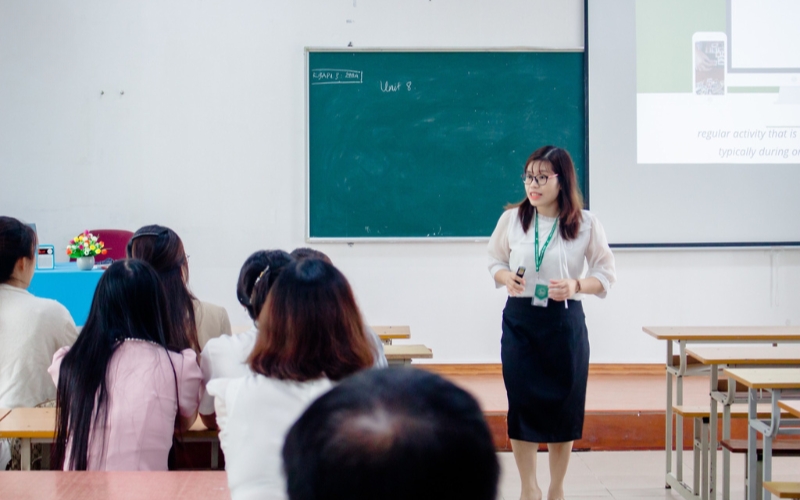 Thời Gian Học Từ Xa Đại Học Ngôn Ngữ Anh Là Bao Lâu?