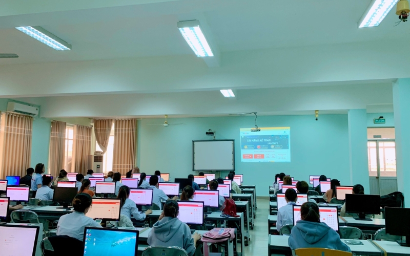 Học liên thông Đại học Kế toán từ xa bao lâu?