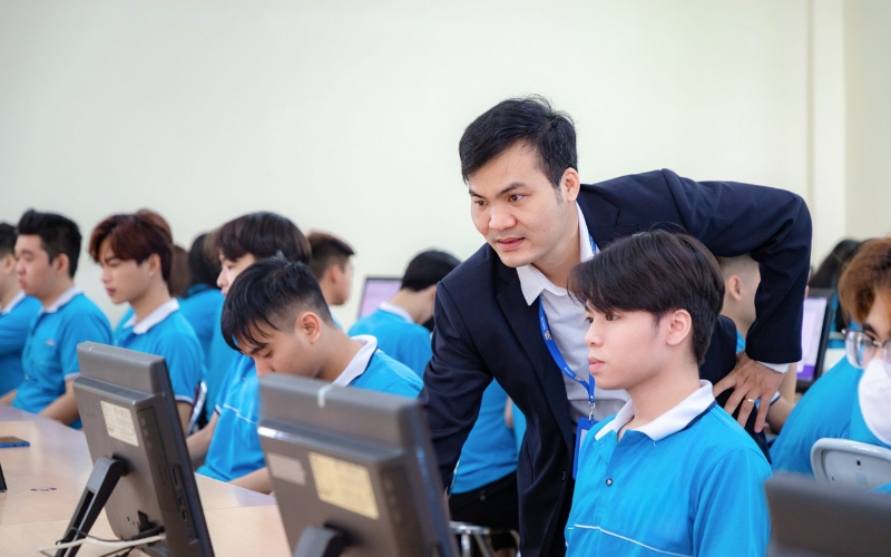 Tiêu chí Vàng Lựa Chọn trường đào tạo Đại học Công nghệ Thông tin từ xa