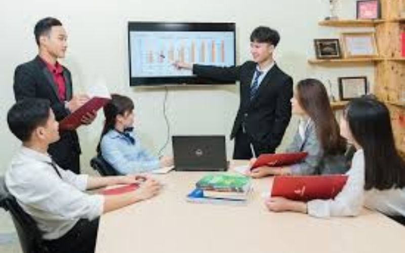 Lý do nhiều người chọn học Quản trị kinh doanh vừa học vừa làm tại daihoctructuyen.top