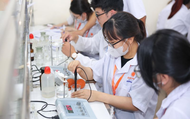 Lợi ích khi học Đại học online ngành Dược