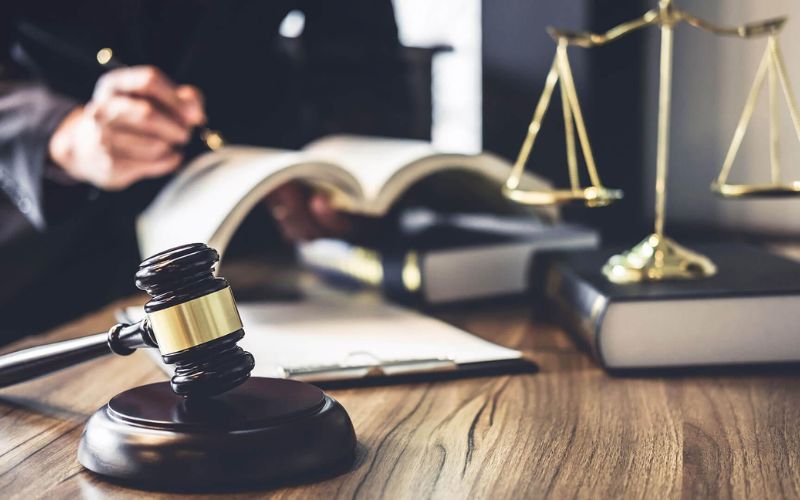 Thời gian học Đại học online ngành Luật kinh tế?