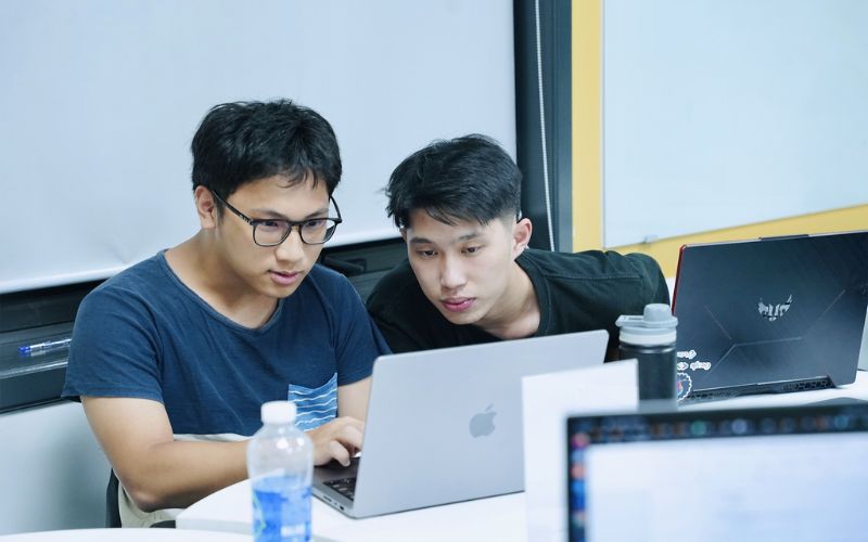 Người đi làm có nên học Trường đào tạo ngành Công nghệ thông tin?