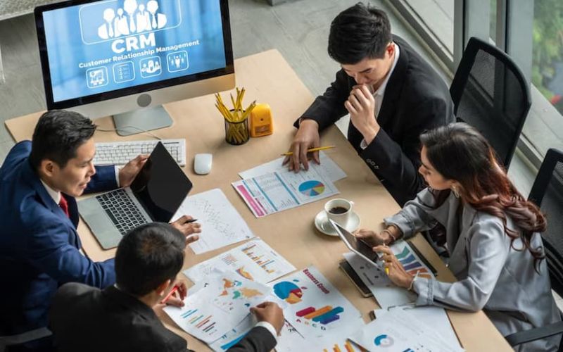 Tại sao nhiều người đi làm lại chọn học Liên thông ngành Quản trị kinh doanh?