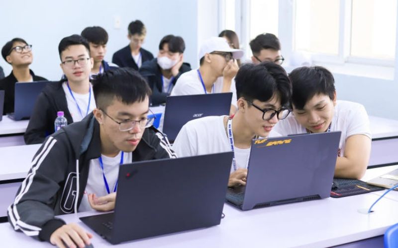 Nên học ngành Công nghệ thông tin hệ Từ xa ở đâu uy tín?