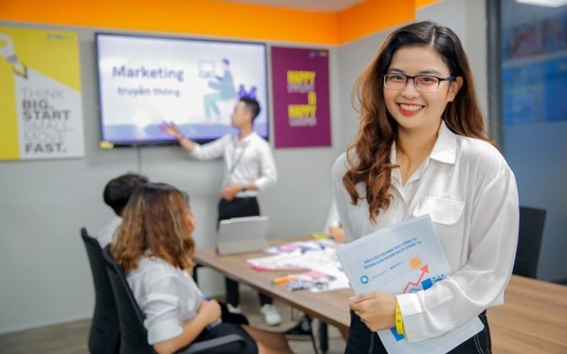 Người đi làm có nên học Quản trị kinh doanh hệ Từ xa không?