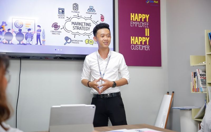 Vì sao nhiều người chọn học ngành Quản trị kinh doanh tại daihoctructuyen.top?