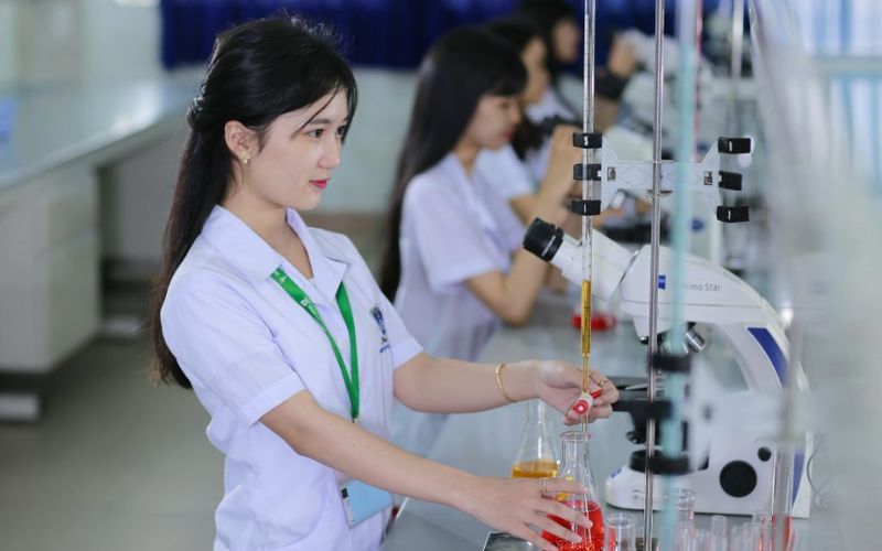 Vì sao nhiều người tìm hiểu ngành Y Dược hệ Từ xa tại daihoctructuyen.top?