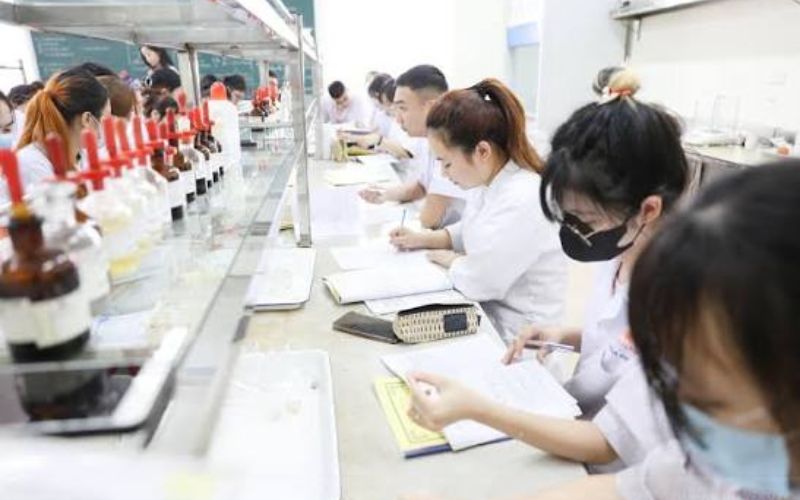 Những ai phù hợp với xét học bạ ngành Dược?