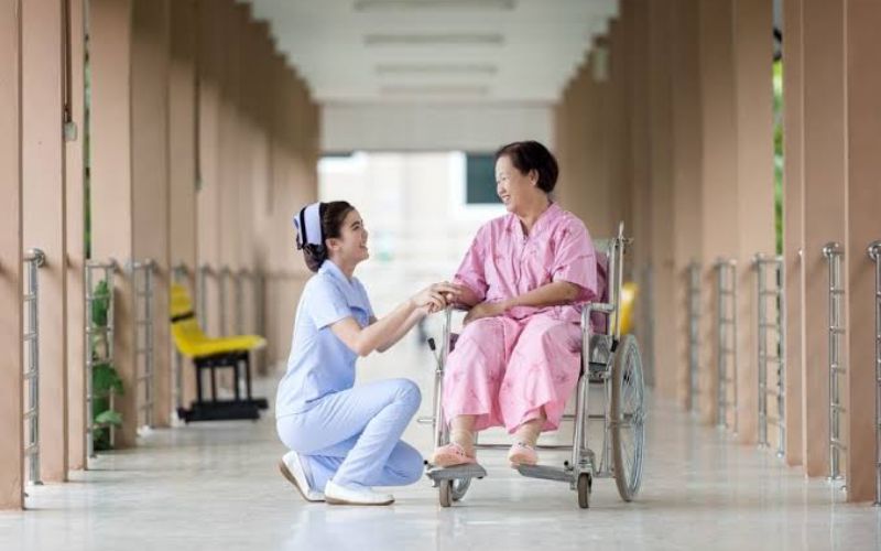 Ai phù hợp với Đại học ngành Điều dưỡng Từ xa?